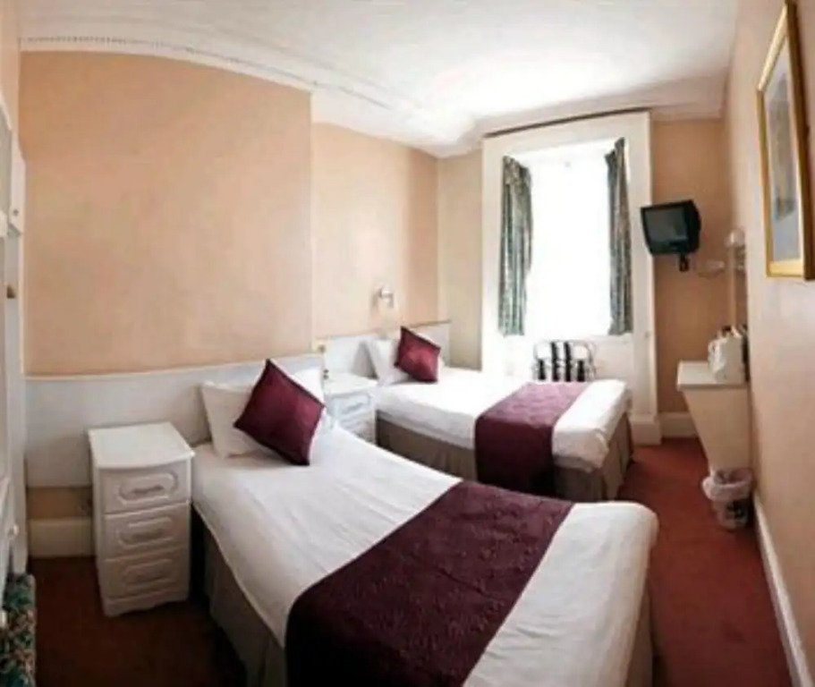 Barrys Hotel