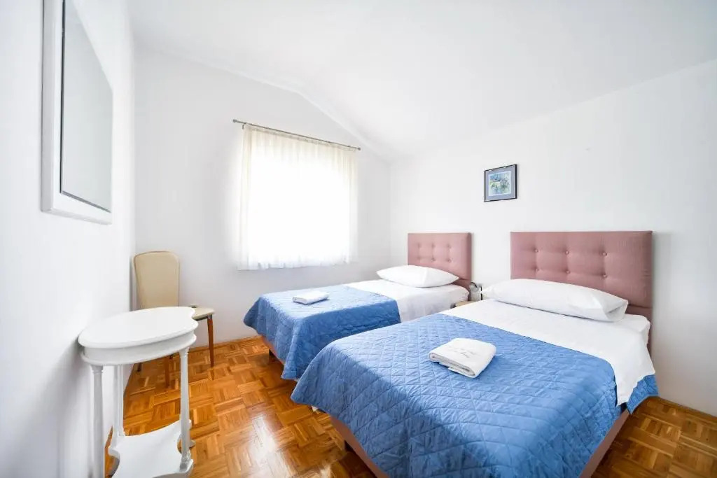 Apartments Martom
