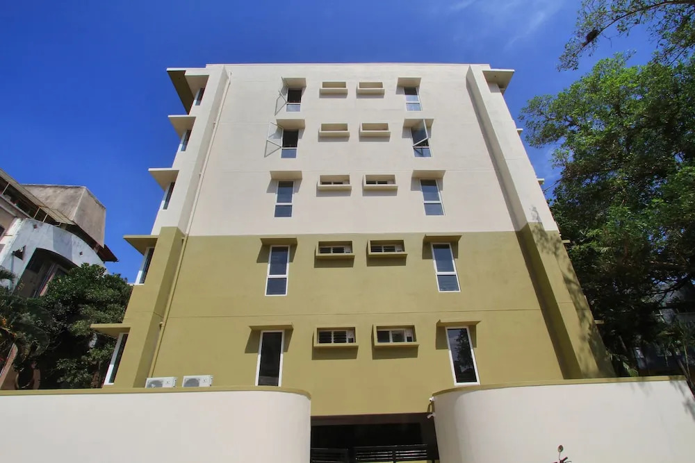 OYO 10379 Hotel Varcity Sapphire