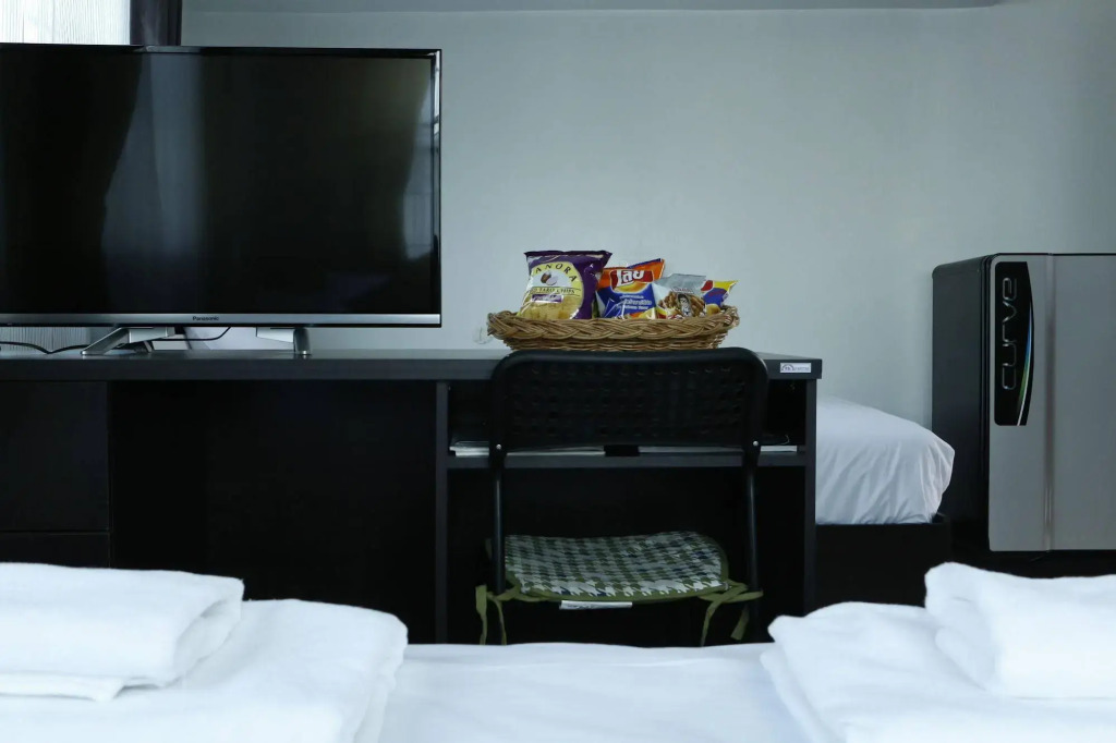 The Cube Sathorn Boutique Hotel เดอะ คิวบ์ สาทร บูติค โฮเทล Near BTS Surasak