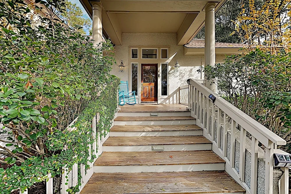 Serene Estate by the Marsh - Bike To Beach! Home