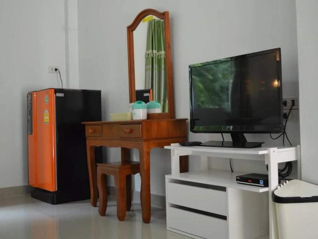 Baanrimnam Banpong