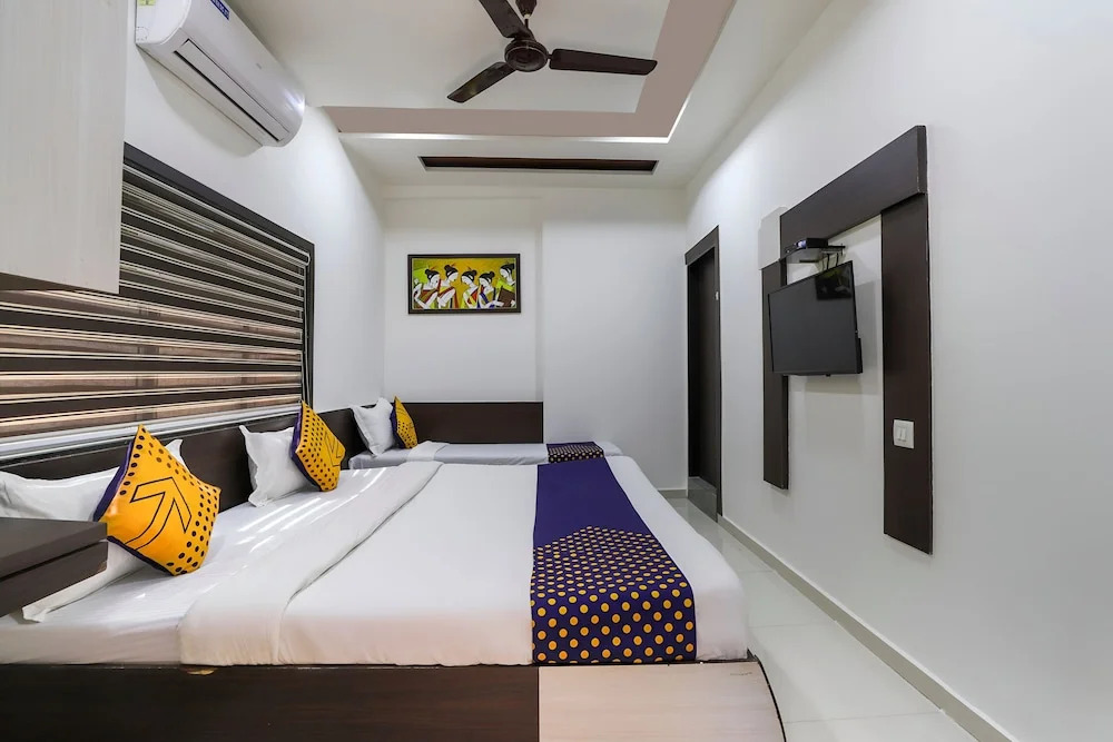 Hotel Atithi - Opposite Shreeji Hospital
