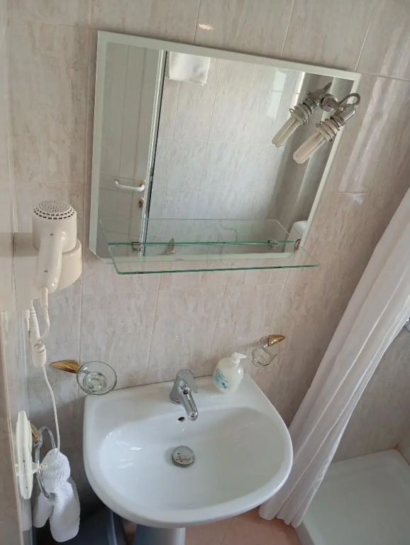 Elidon Apartments