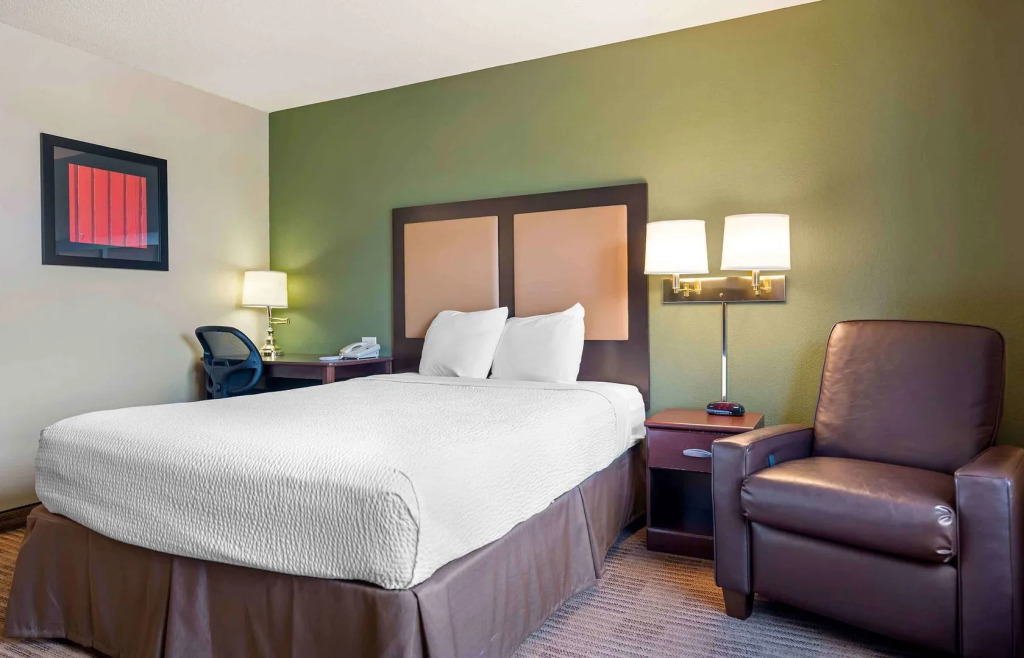 Extended Stay America Select Suites - Chicago - Hanover Park