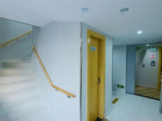 Luhe Business Hotel (Shanghai Fudi Vigor City Yuqiao Subway Station)