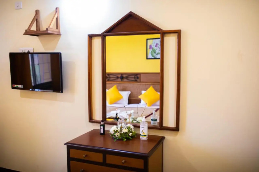 Hotel Raj Resort