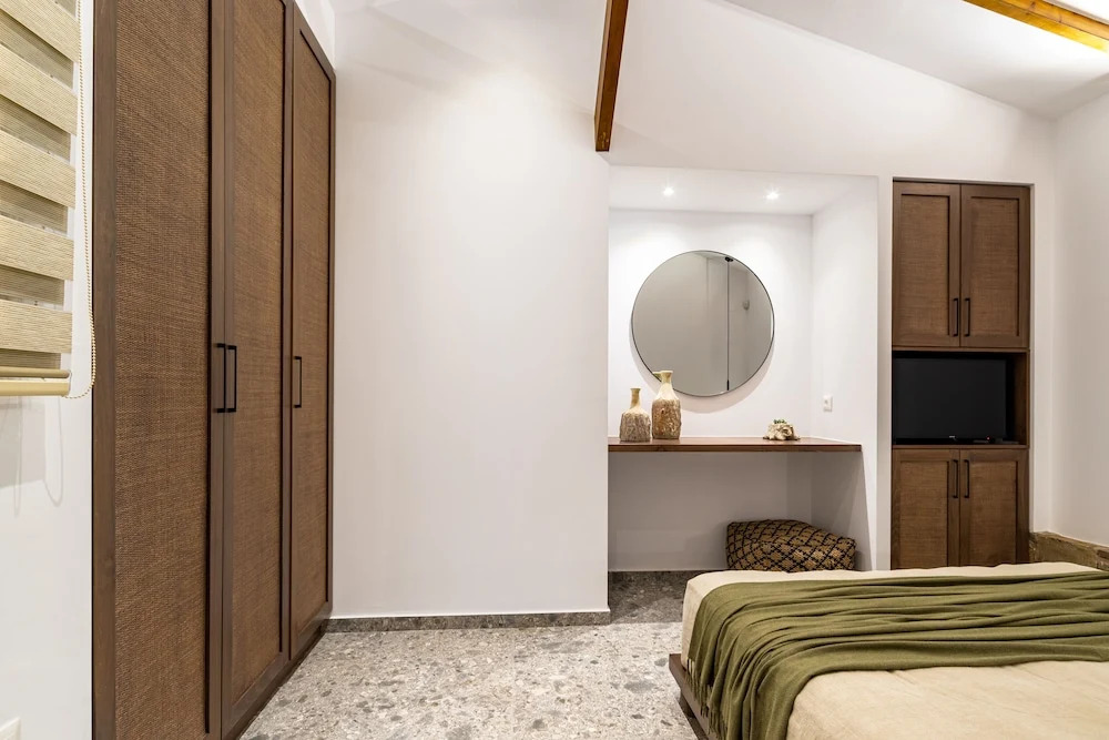 Wave, an Idyllic Seafront Suite