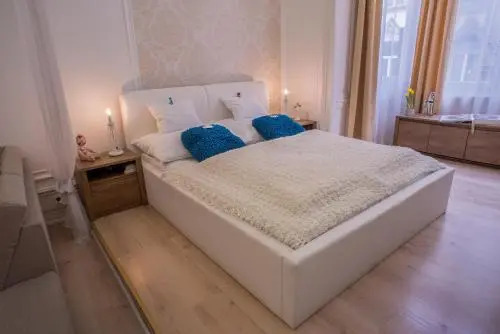 Bella DeLux Apartment