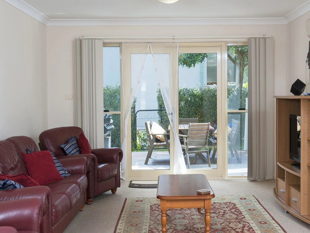 Lagoons Estate, 6 Dowling Street