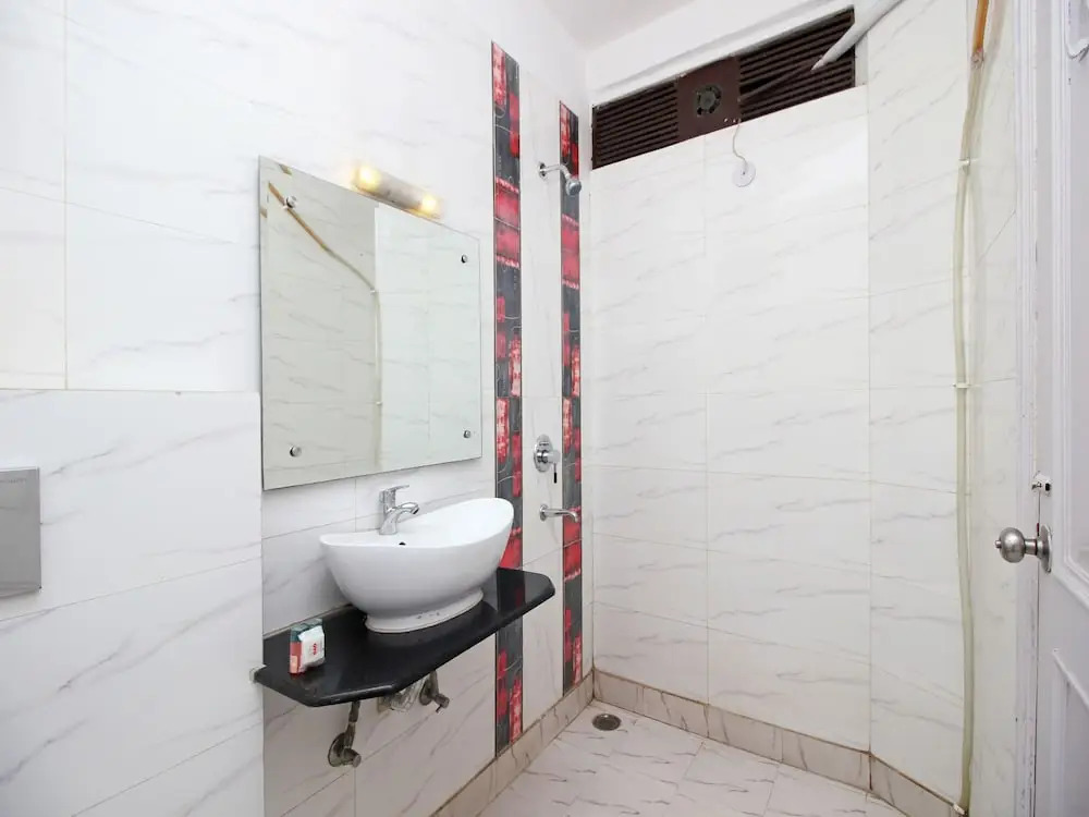 Hotel Jeyan Inn by Golden Tree at Karol Bagh