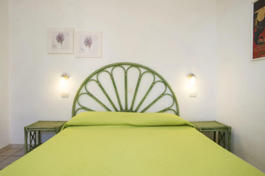 Apartment Two-room Number 3 on the seafront of Morcone-MORCONE BILO N° 3