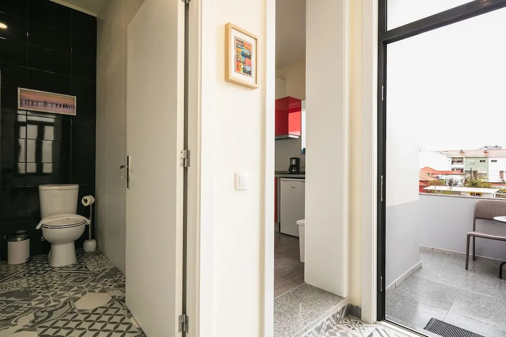Apartamento A Francos Artist Painting 1