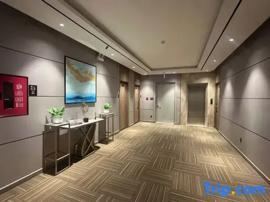 B&M Hotel