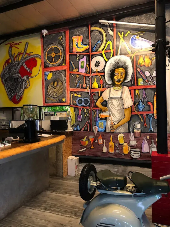 Cafe Moto Hostel