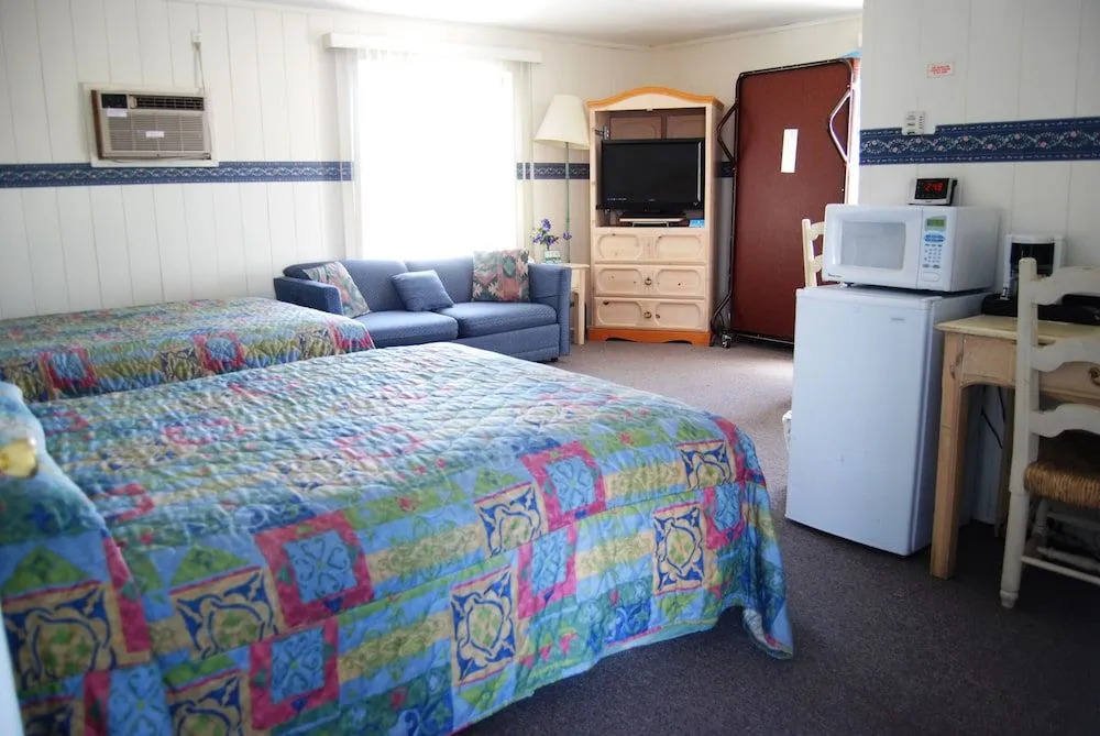 Redwood Motel