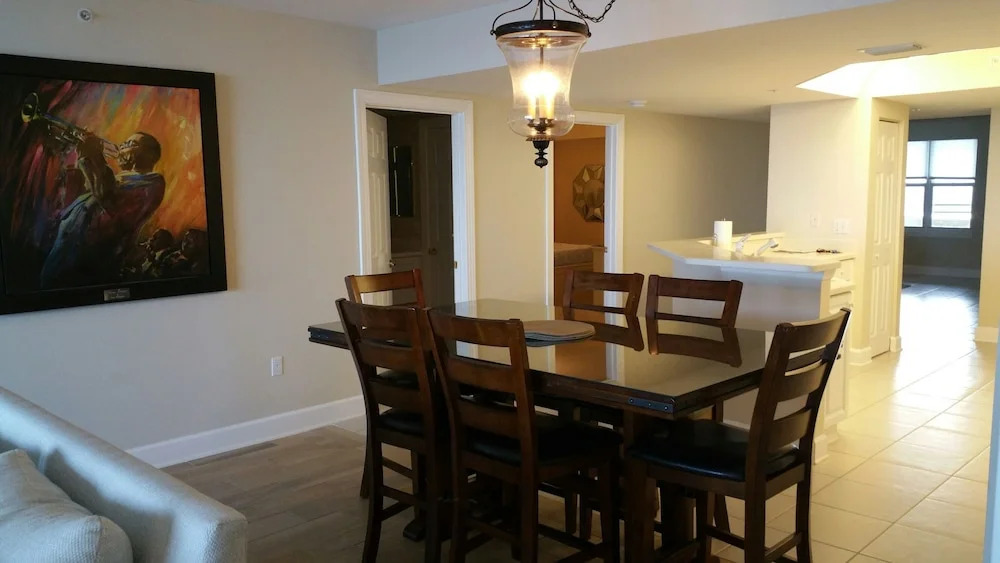 Dimucci TT 1903 3 Bedrooms 3 Bathrooms Condo