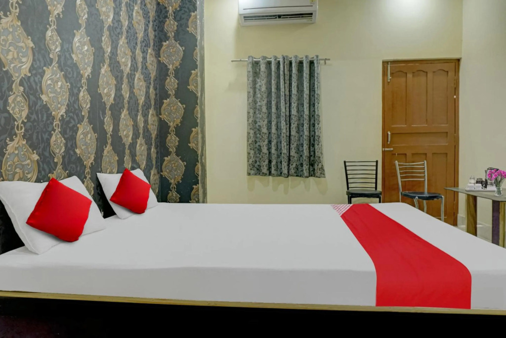 OYO Flagship 92952 Youth Hotel