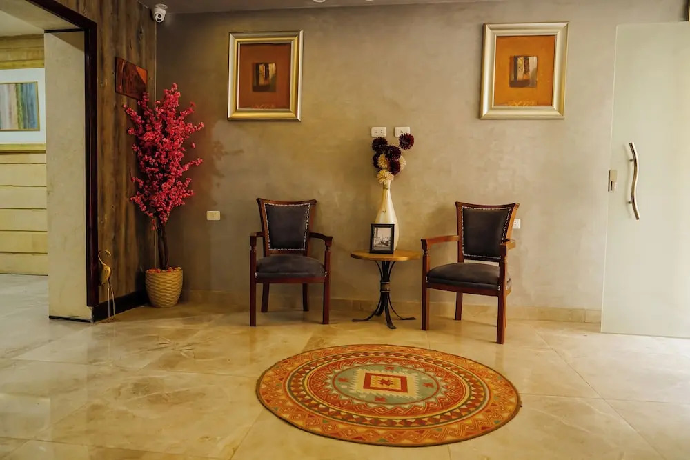 Pyramids Hotel