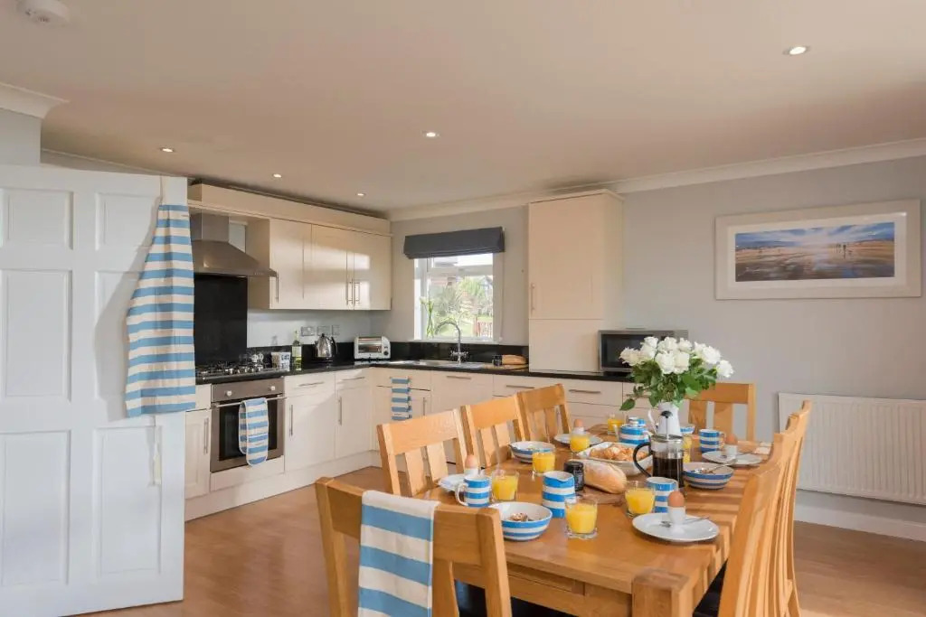Puffin, 4 bedroom Hot tub Lodge with BBQ-Resort Pool,Gym,Bar