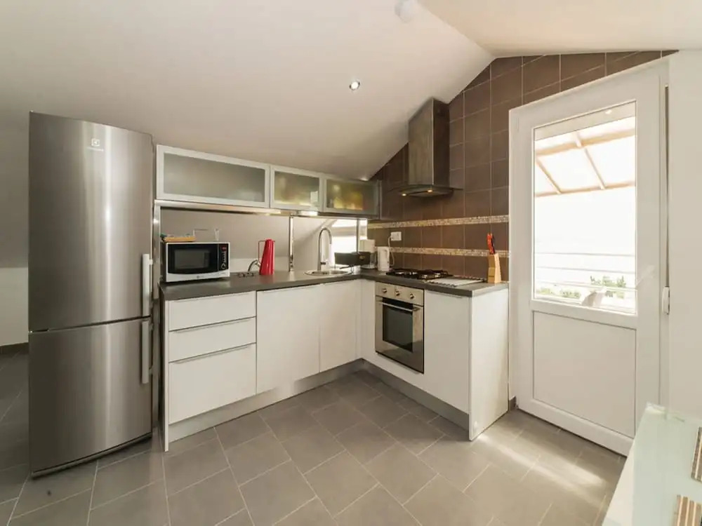 Spacious Villa in Maslenica with Swimming Pool