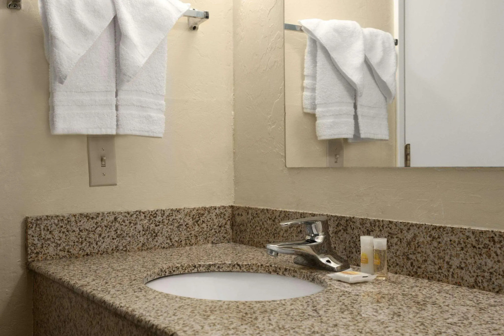 Days Inn & Suites Tucson AZ