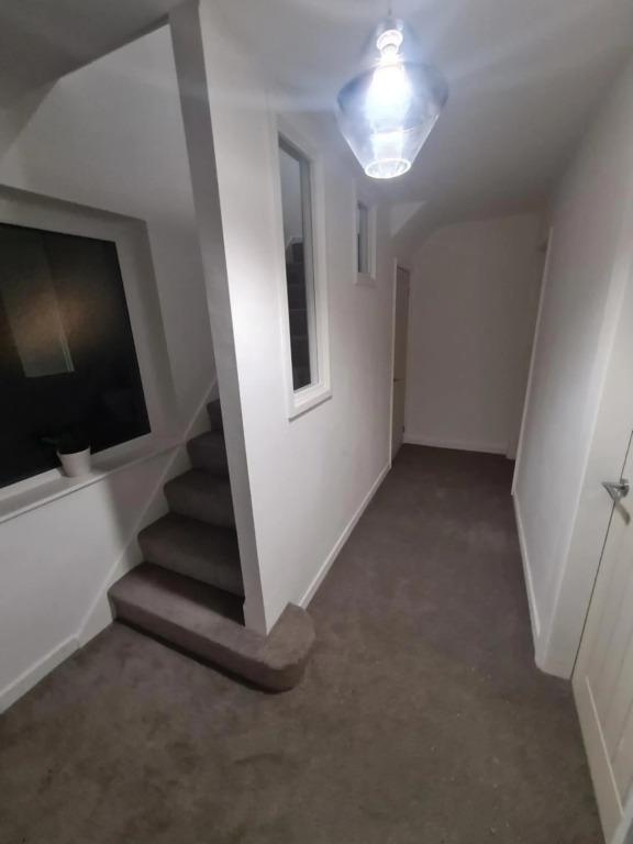 6 Bed sleeps 7, 1 mile from M54 i54 Jaguar Land Rover MOOG