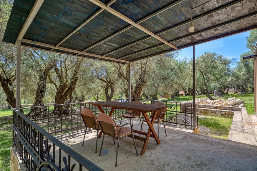 Stonehouse in Olives