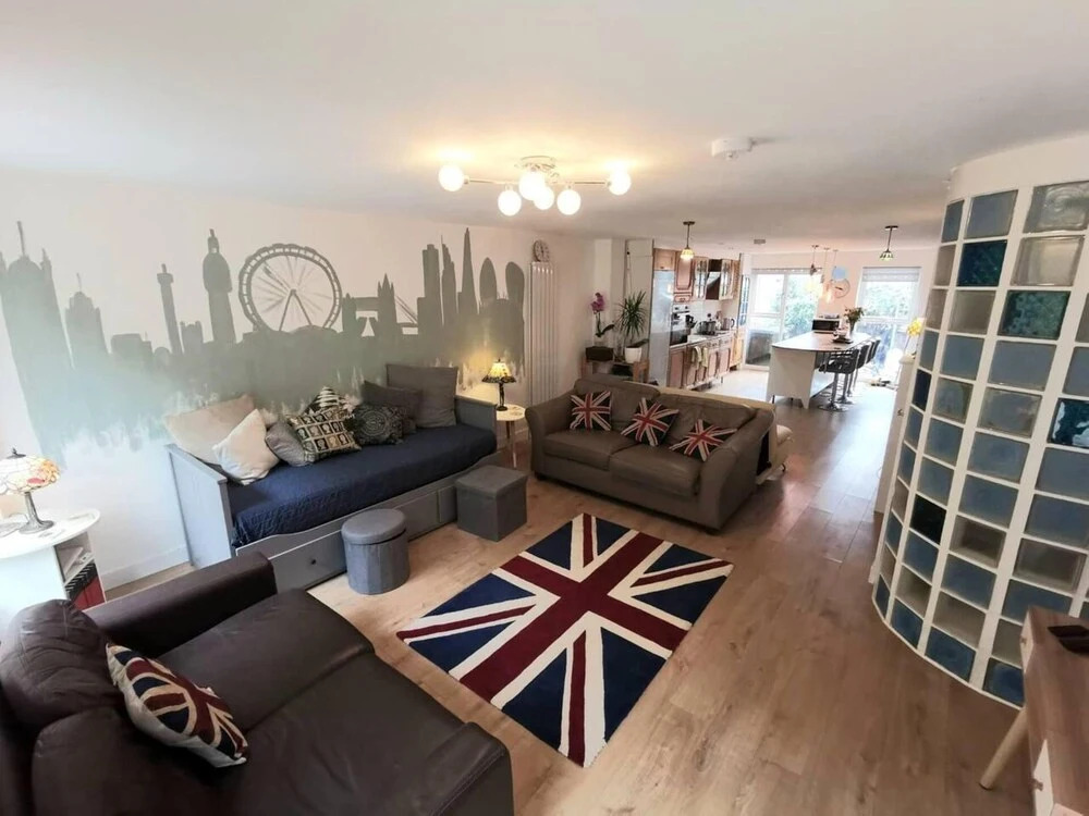 Stunning Bespoke 3-bed House in Central London