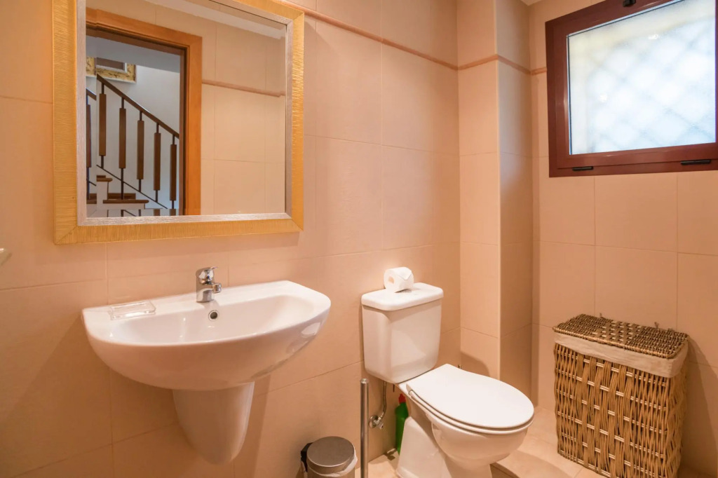 Traditional Townhouse in Vila Sol by Ideal Homes