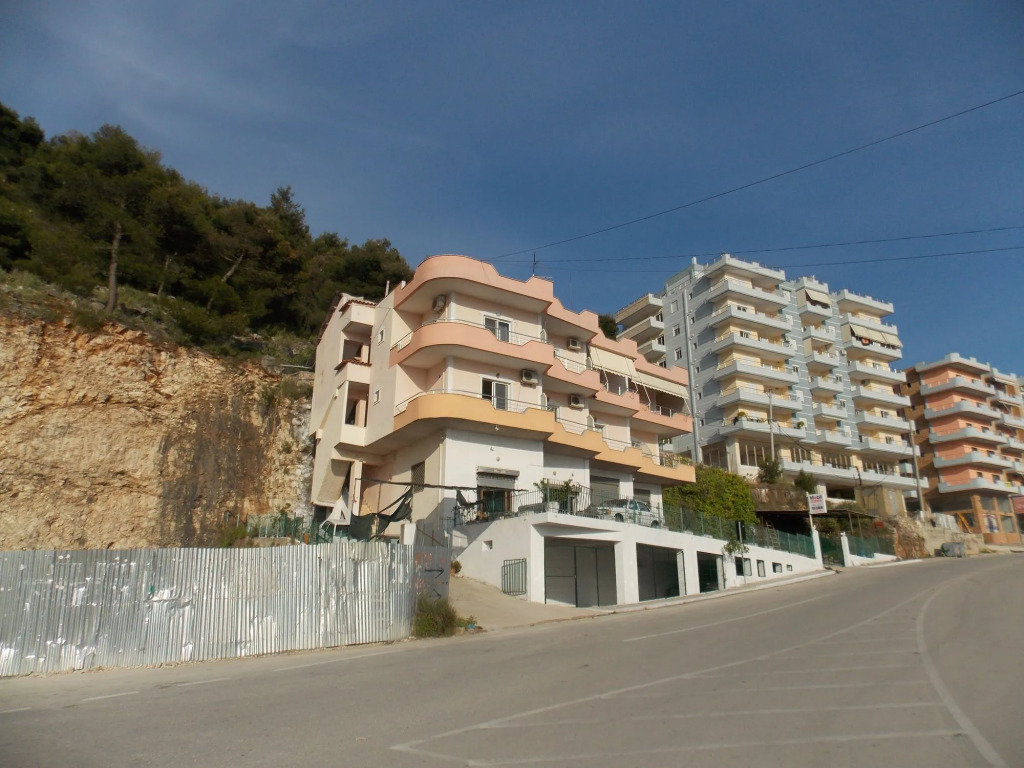 Bebi Hotel And Apartments