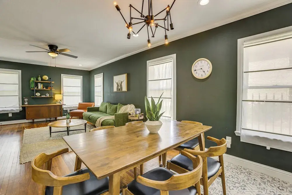 Condo 2 Mi to Houston Zoo & Museum District!
