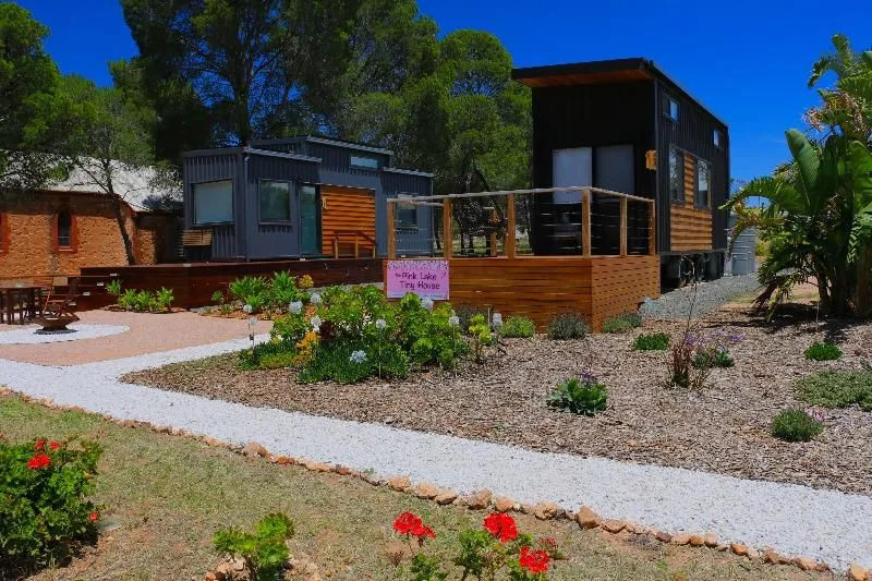 The Pink Lake Tiny House - Sakura
