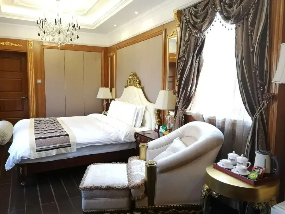 Railway 1896 Garden Hotel