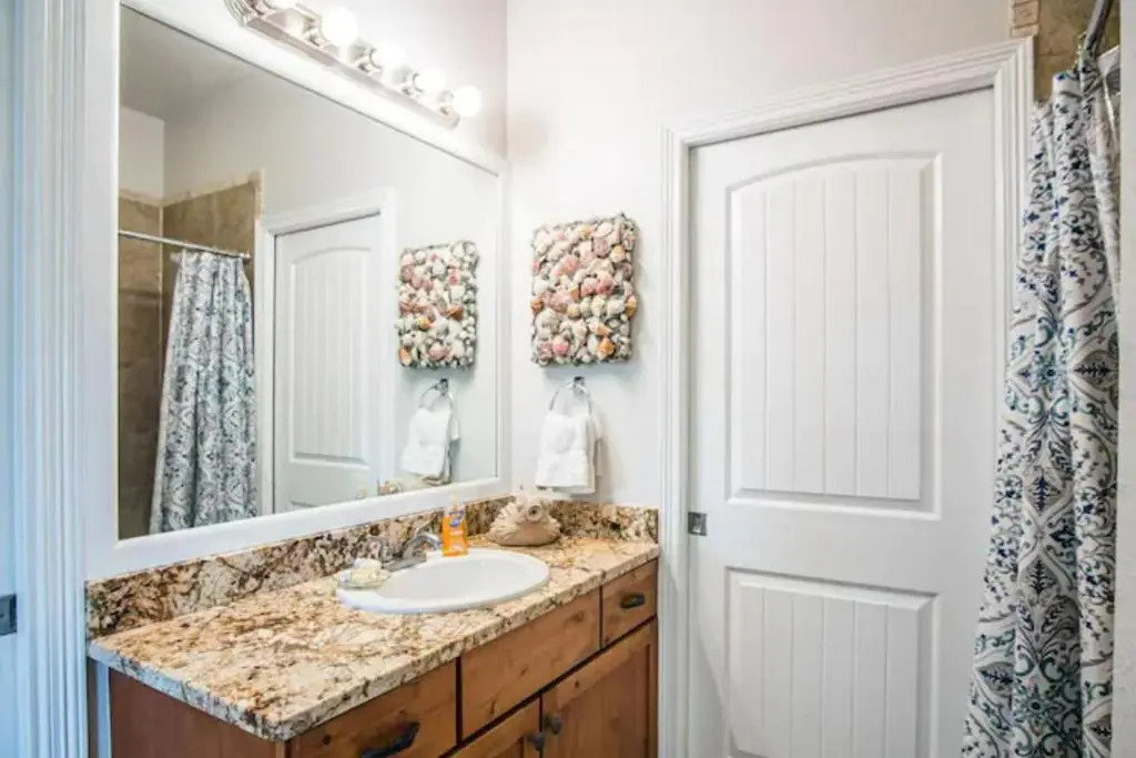 11 Bed Home W/ Pool & Hot tub Steps To Beach Sleeps 16