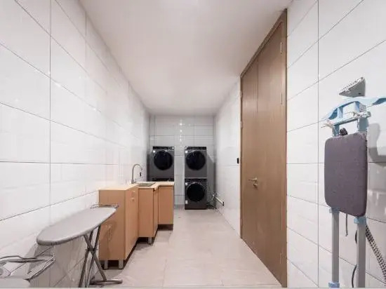 Leighton Hotel Hangzhou (Xintiandi Xiwen Street Subway Station)