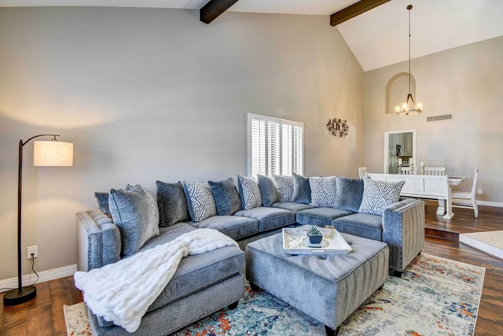 Private Pool, Grill: Upscale Scottsdale Retreat!