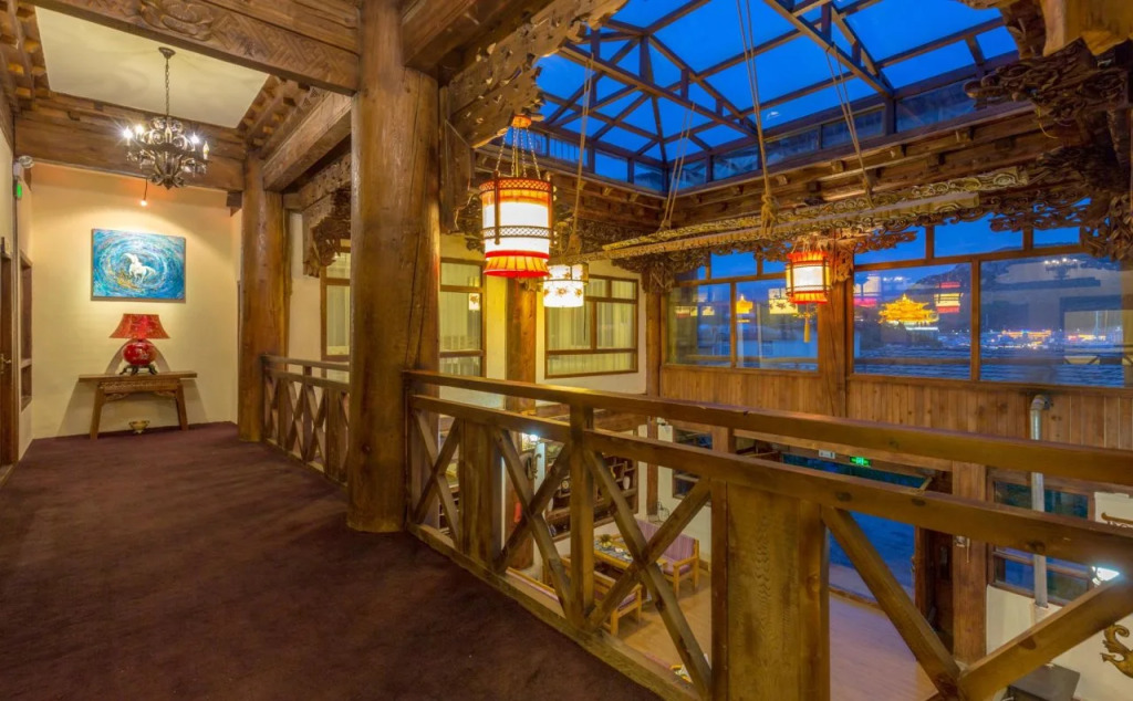 Shangri-La E-Outfitting Boutique Hotel