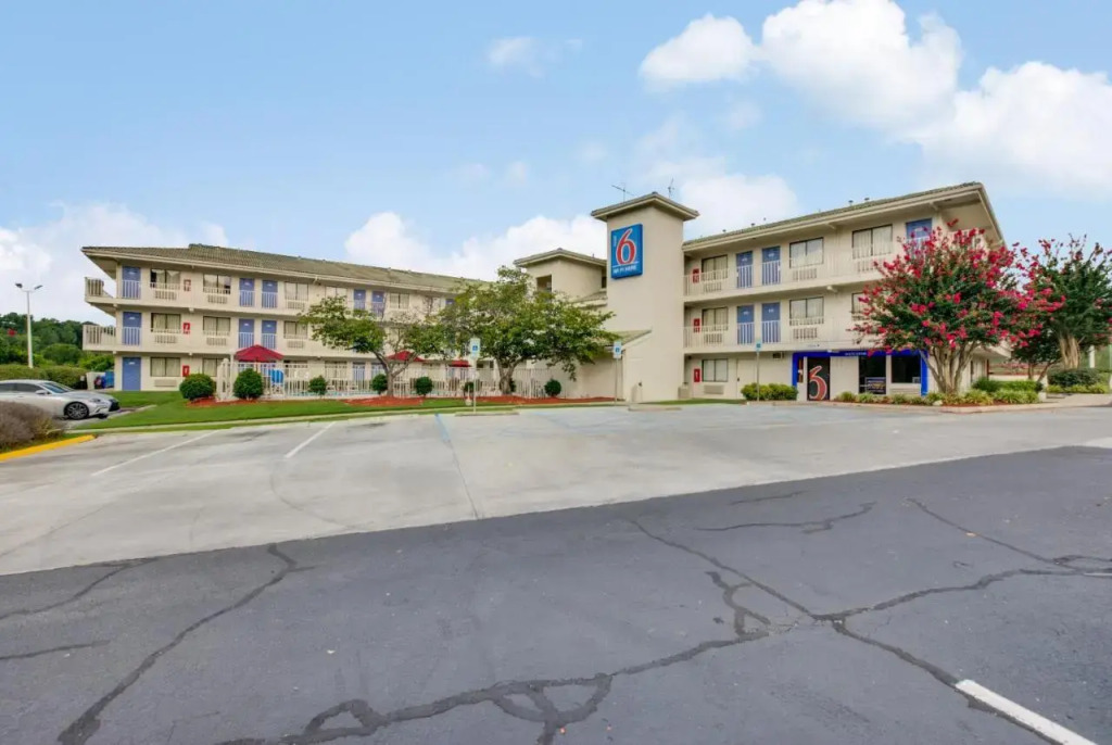 Super 8 Columbus West