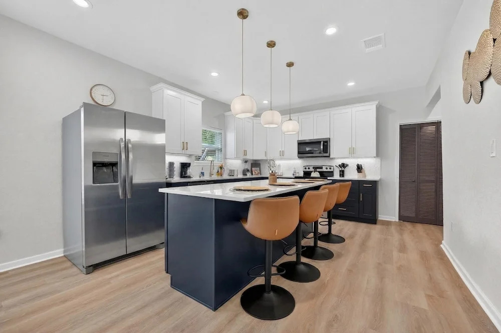Lovely and Stylish Modern Home Near Downtown