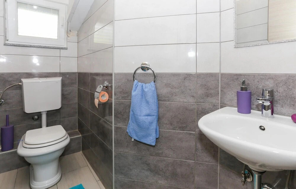 Stunning Home in Kastel Sucurac With 5 Bedrooms, Wifi and Outdoor Swimming Pool