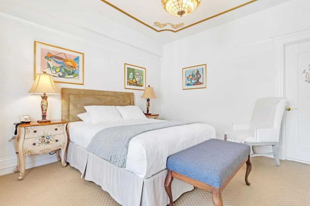 Cornell Hotel