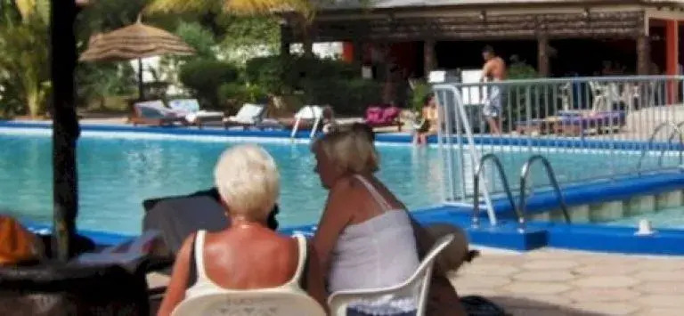 Holiday Beach Club Hotel