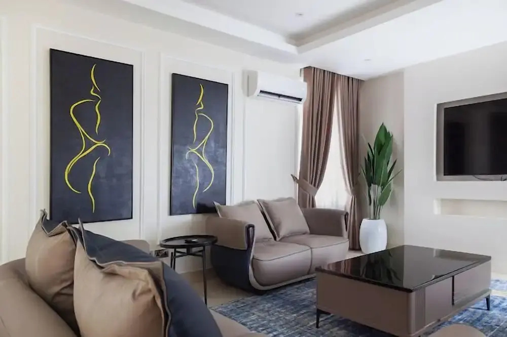 Phoenix Imperial Hotel and Apartment