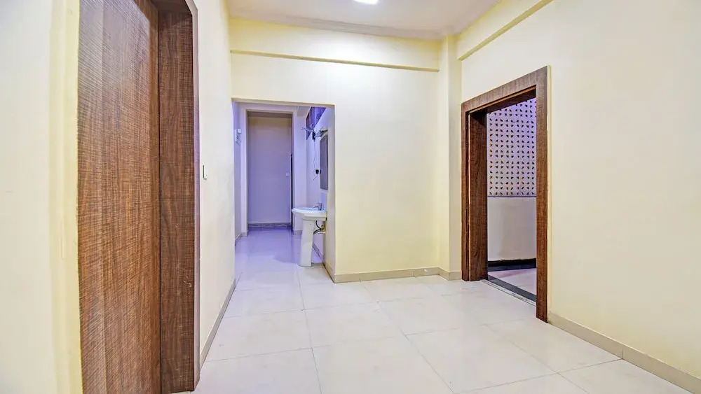 Fabhotel Executive pearl Inn - Nr Twin tower
