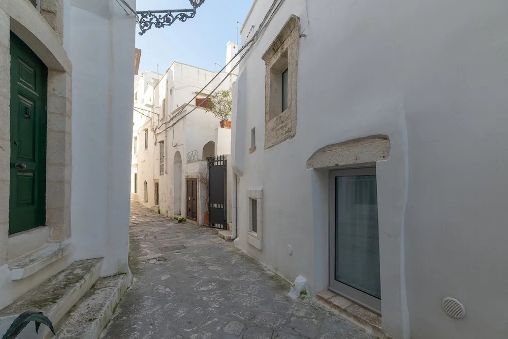 Stone apartment with Terrace by Wonderful Italy