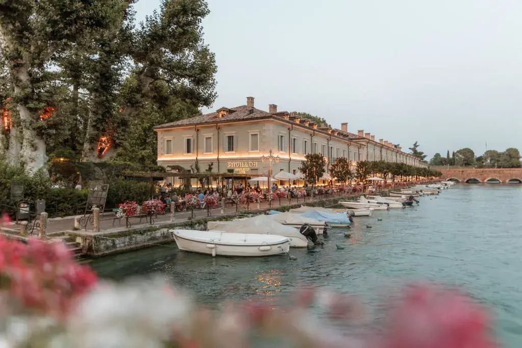 Pavillon Restaurant Cafè & Luxury Apartments