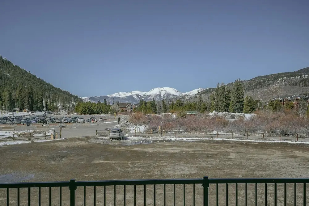 Slopeside 2736