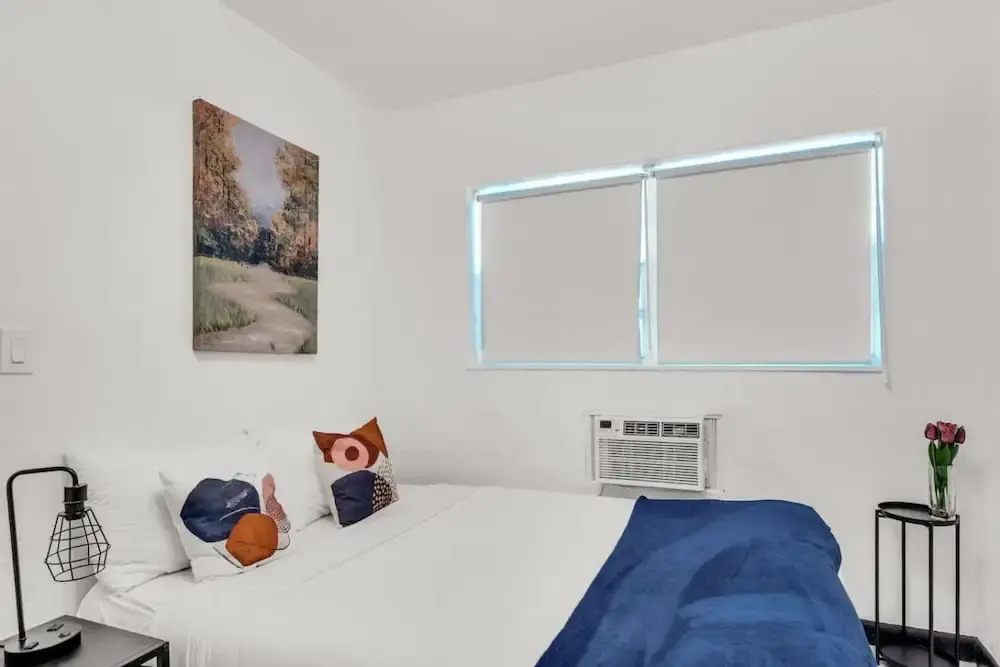 Triplex With 3 Bedrooms 6 Min Beach Free Parking