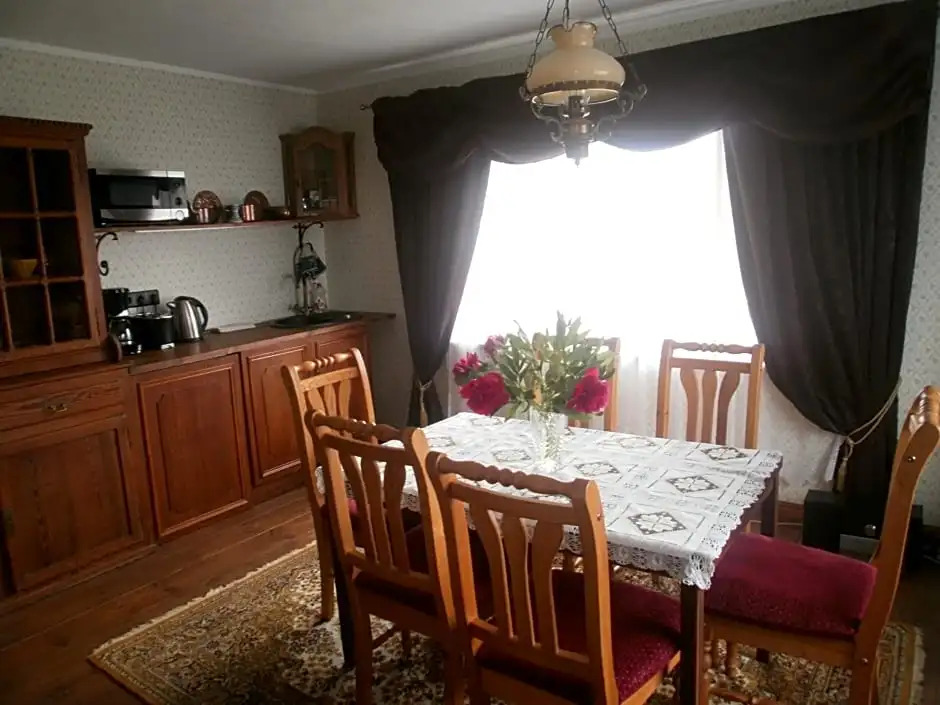 Kraavi Guest Hostel
